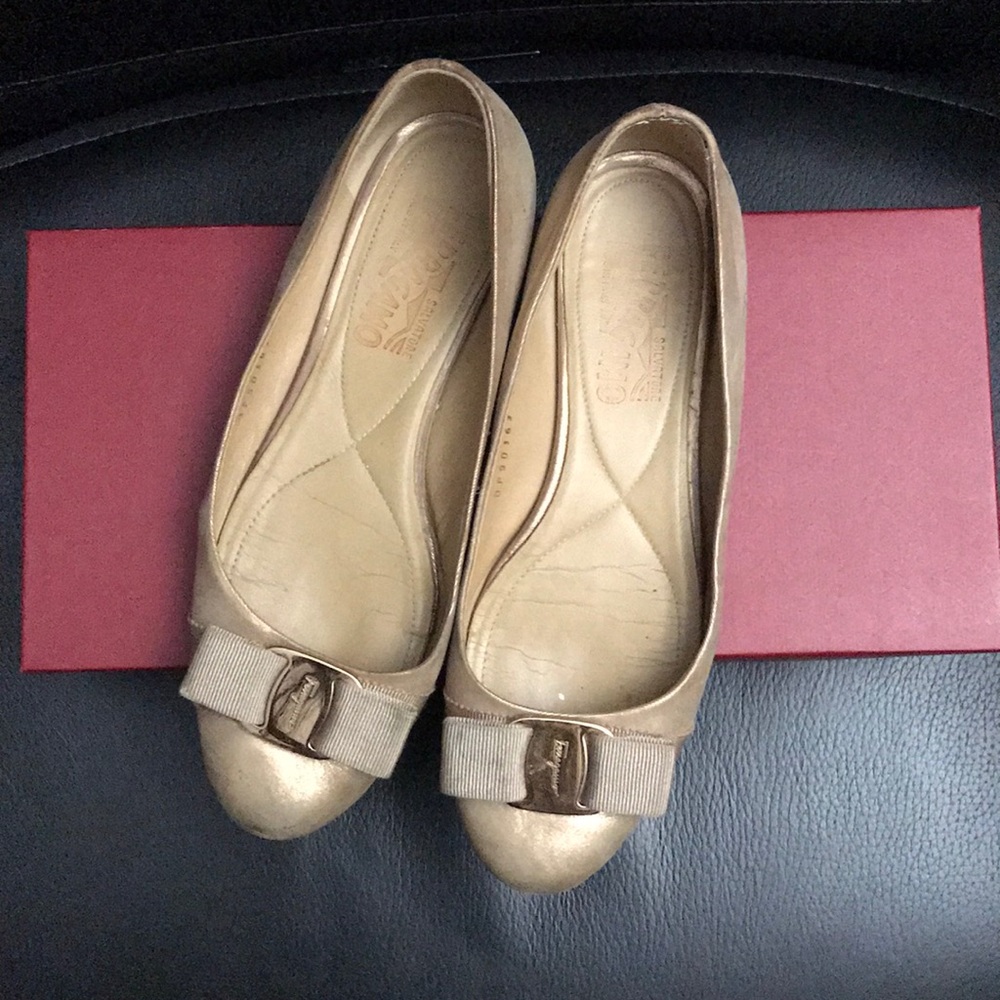 Salvatore Ferragamo Varina Flats Size 6